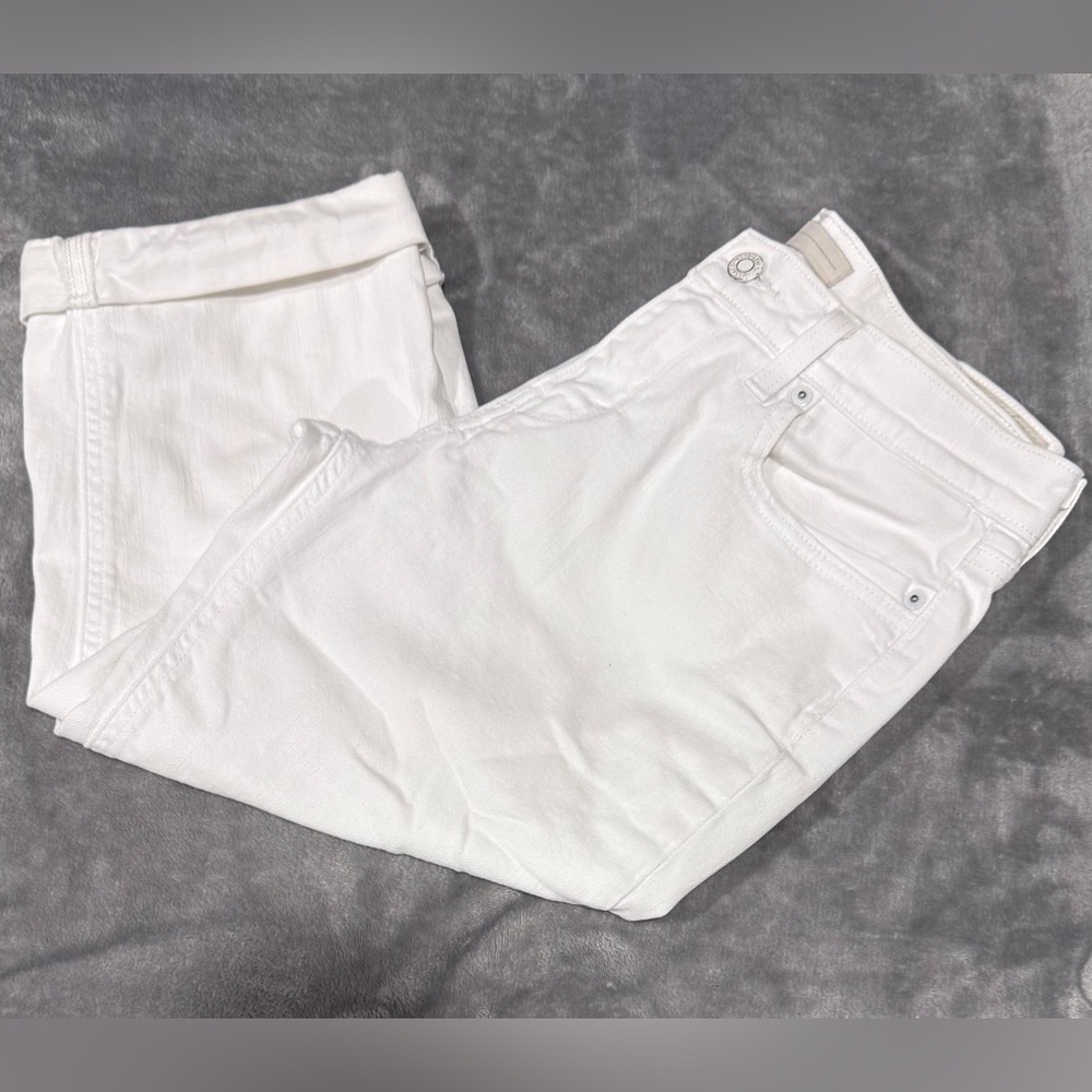 Levis Cuffed Capri White Denim